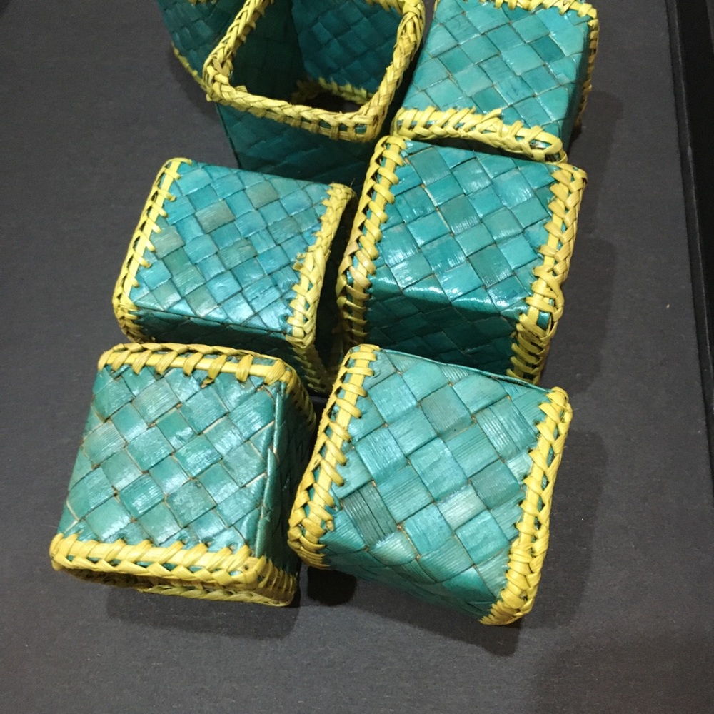 4 napkin rings - blue woven square